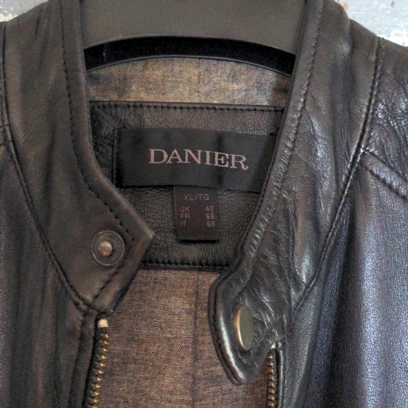 Danier Men's XL leather motorcycle jacket - Picture 3 of 14